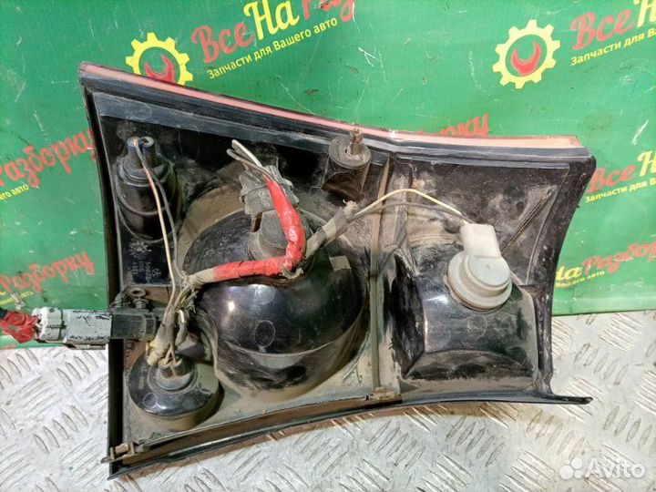 Фонарь задний правый Chrysler Pacifica внедорожник