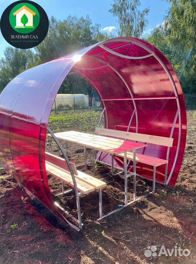 Беседка с мебелью