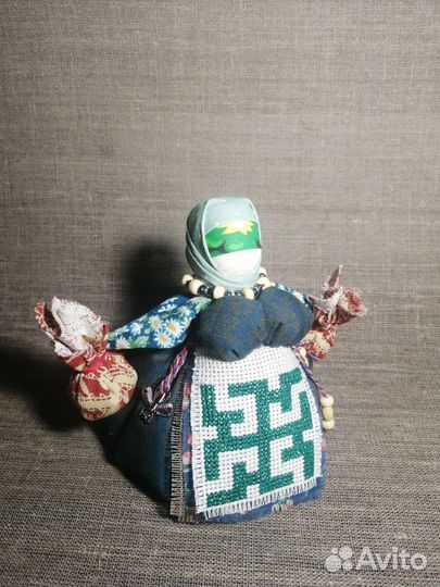 Кукла оберег Травница с вышивкой