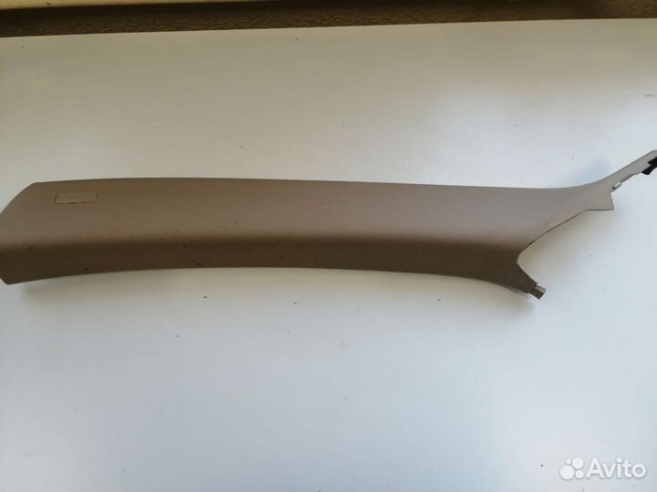 Обшивка передней стойки Volkswagen Touareg