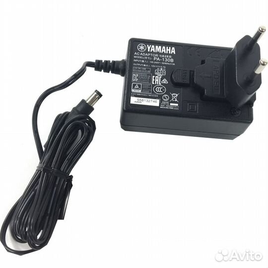 Блок питания синтезатора Yamaha PA-130B 12V 0.7A