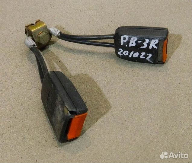 Ответная часть задних ремней безопасности VW Passa