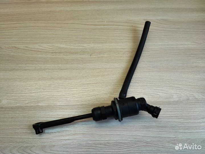 Главный цилиндр сцепления Renault Duster