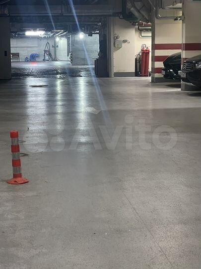 Машиноместо, 15 м²