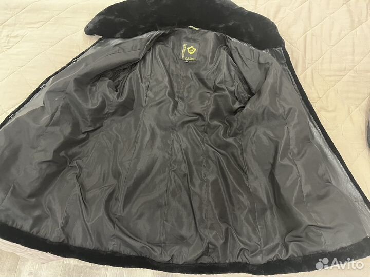 Шуба мутоновая короткая с капюшоном