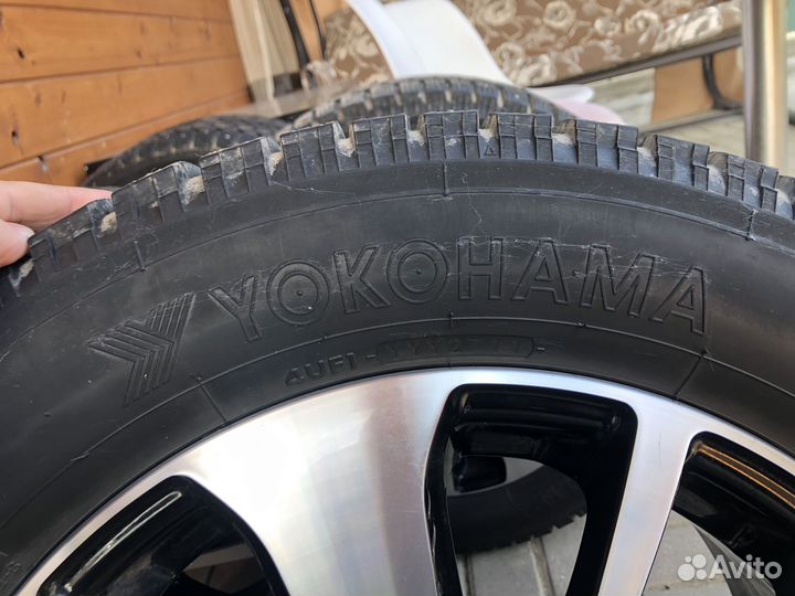 Yokohama Ice Guard F700Z 215/60 R16