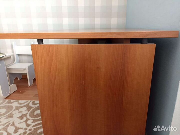 Стол офисный угловой