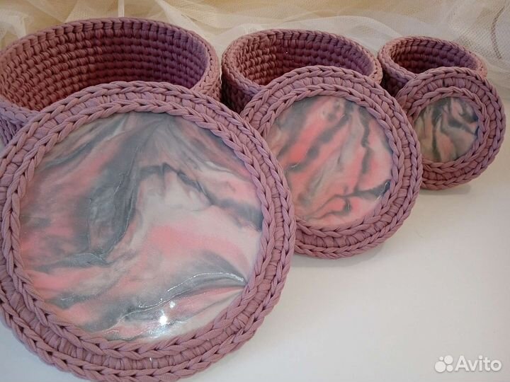 Набор вязаных интерьерных шкатулок