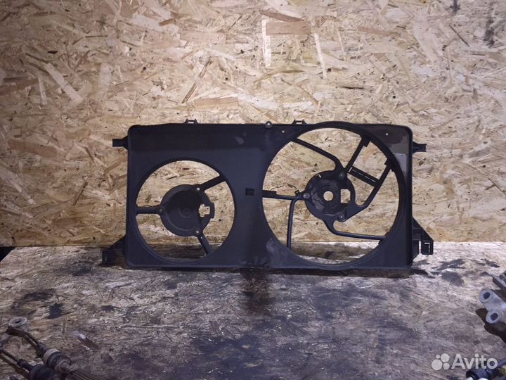 Диффузор вентилятора Ford Transit