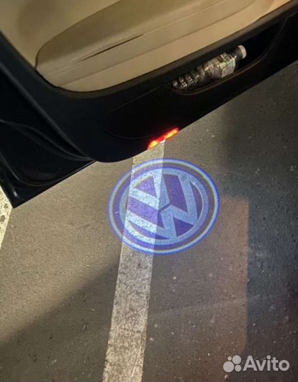 Подсветка в двери с проекцией Фольксваген (пара)