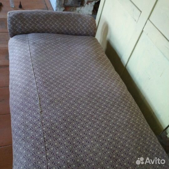 Старинный диван колекционный