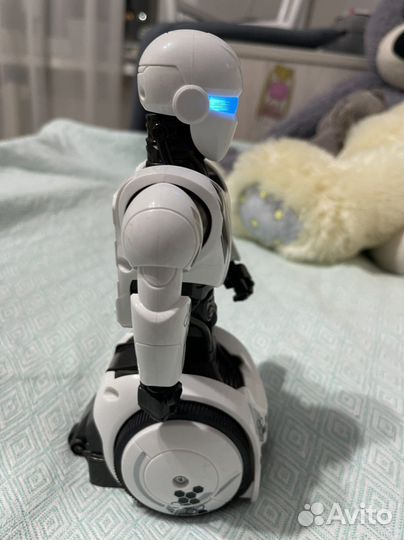 Игрушка робот
