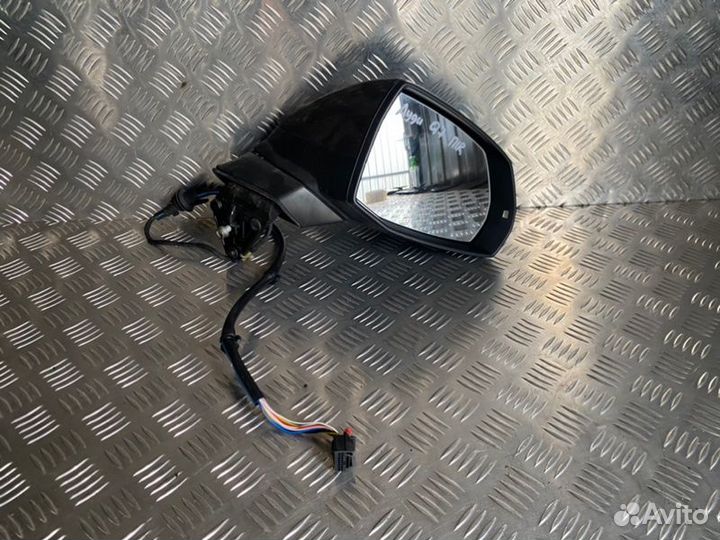 Зеркало заднего вида боковое правое Audi Q7 4M