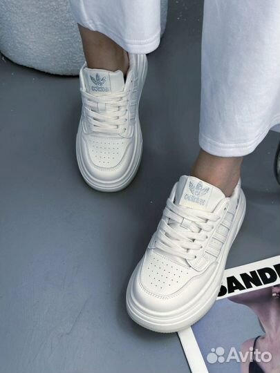 Кроссовки Adidas