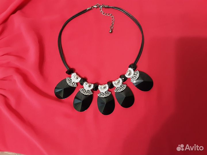 Колье черное