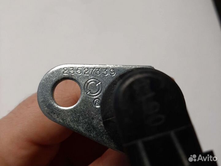 Датчик положения коленвала Detroit EGR 23527339