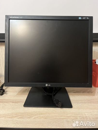 Монитор LG flatron L1919S