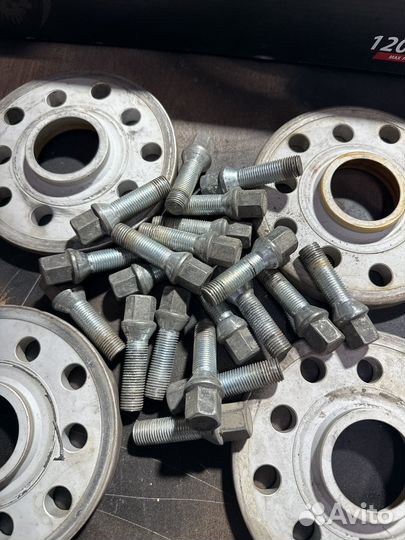 Колесные болты удлиненные