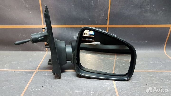 Renault Duster - Зеркало правое