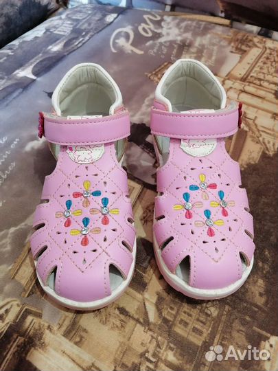 Сандалии для девочки