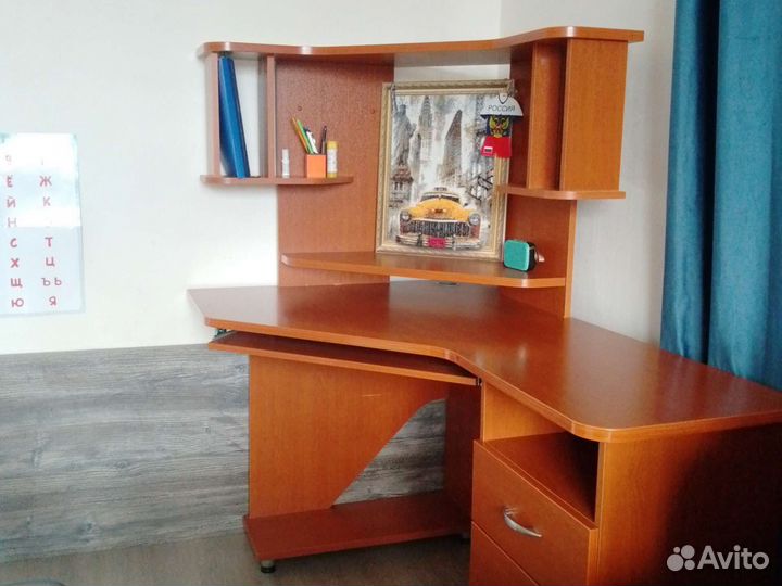 Компьютерный стол