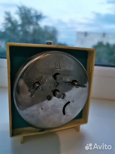 Часы настольные СССР Севани