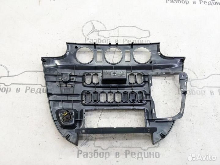 Накладка торпеды w901 Sprinter 611.981