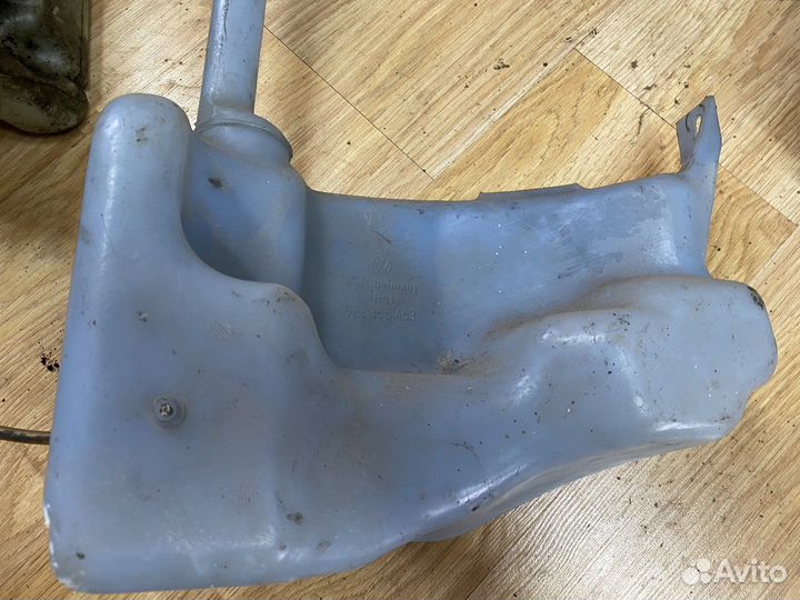 Бачок омывателя стекла Volkswagen T4