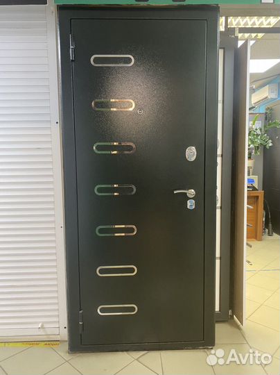 Дверь входная металлическая