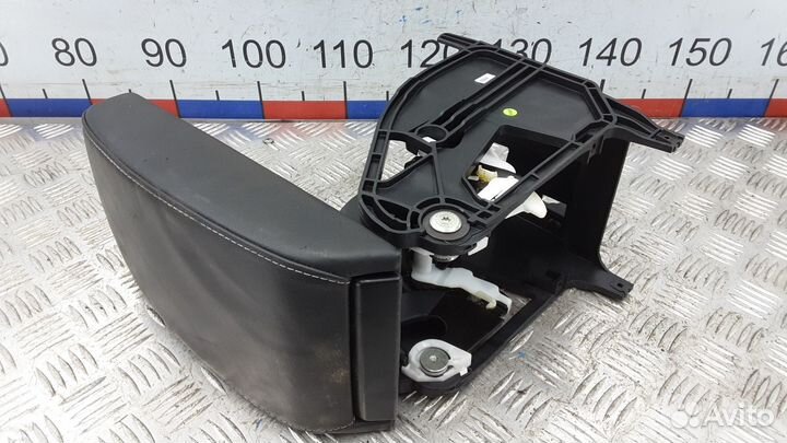 Подлокотник Skoda Octavia 3 (A7) 2014