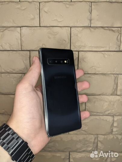 Samsung Galaxy S10, 8/128 ГБ