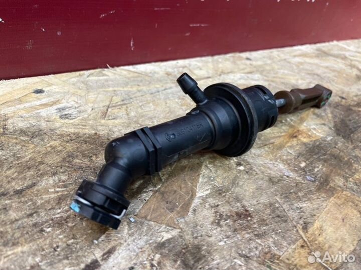 Главный цилиндр сцепления Renault Logan