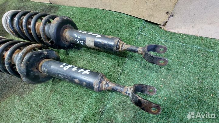 Амортизатор передний левый-правый Passat B5