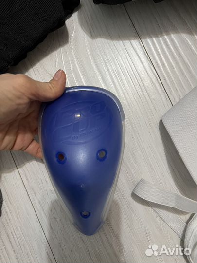 Хоккейная защита паха, ракушка