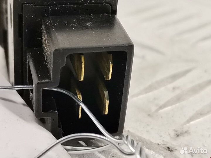 Кнопка обогрева заднего стекла Mazda 323 BA 1996