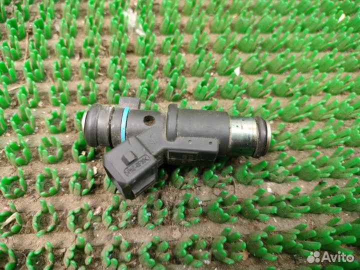 Форсунка Citroen Berlingo M59 TU3A 2010