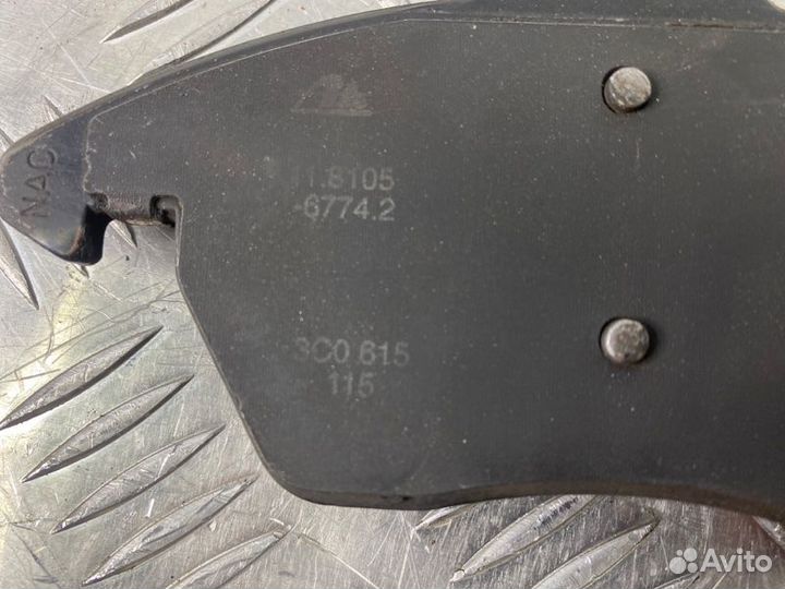 Колодки тормозные передние Volkswagen Golf MK6