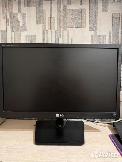 Монитор LG flatron e 1942