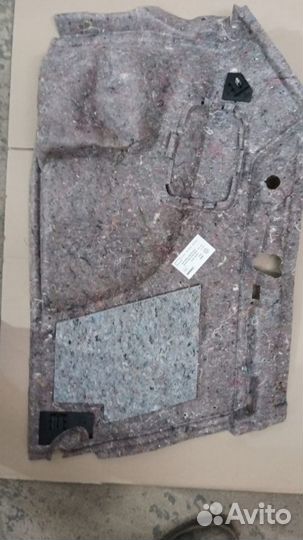 Обшивка багажника правая VW scirocco (2008)