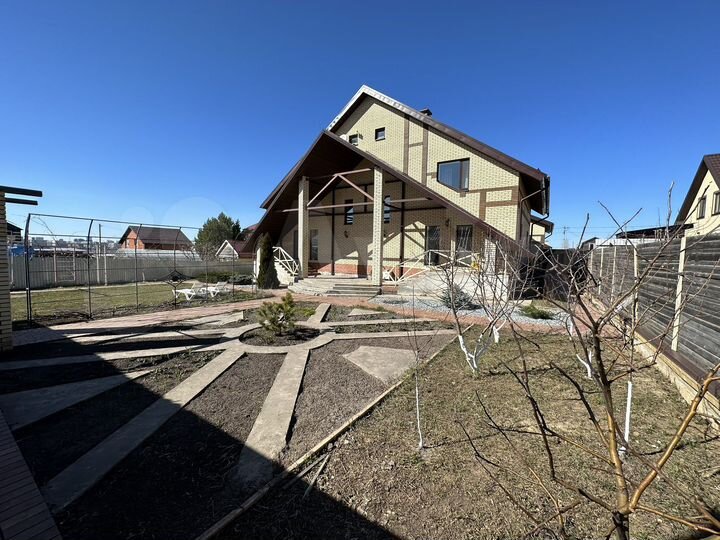 Дом 240 м² на участке 12 сот.