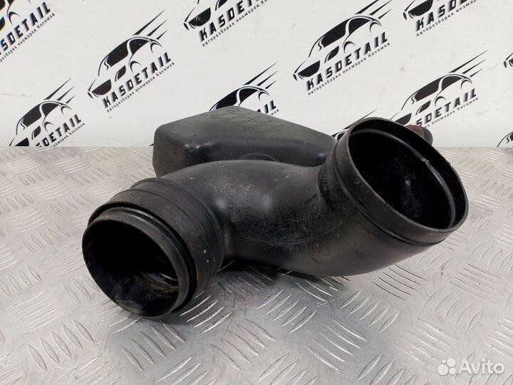 Резонатор воздушного фильтра Hyundai Tucson JM 2.7