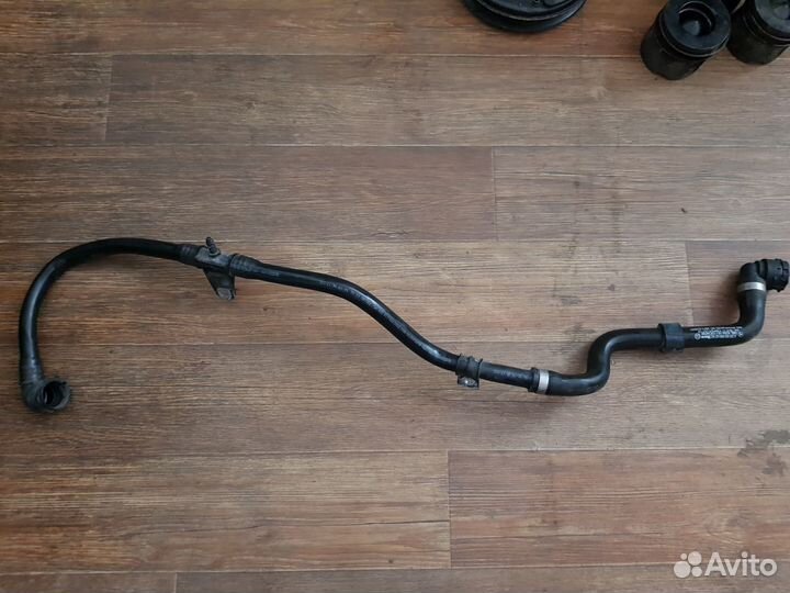 Патрубок системы охлаждения Mercedes w205