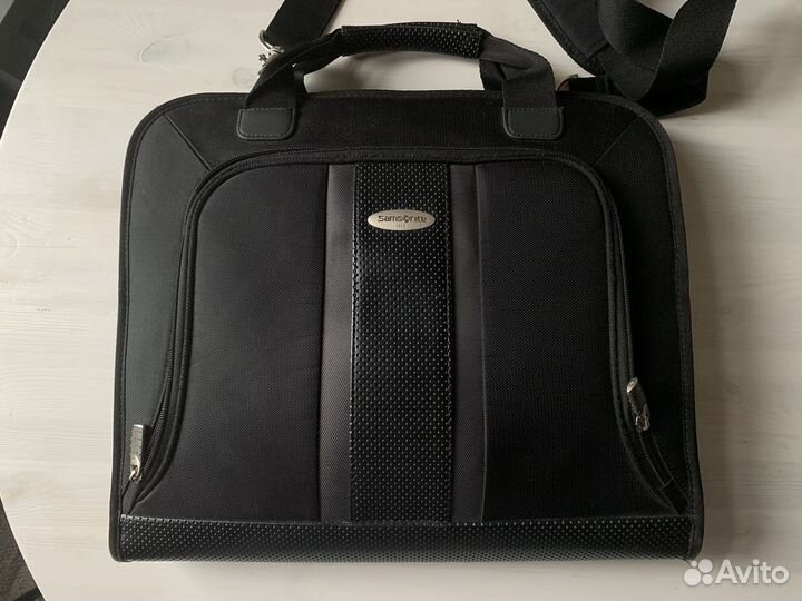 Портфель для ноутбука