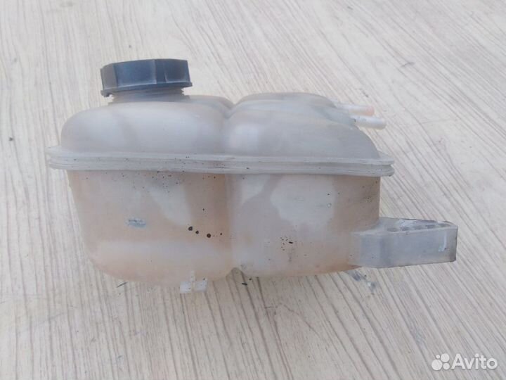 Расширительный бачок Mazda3