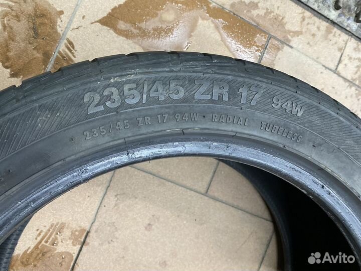 Barum Bravuris 2 235/45 R17 94W