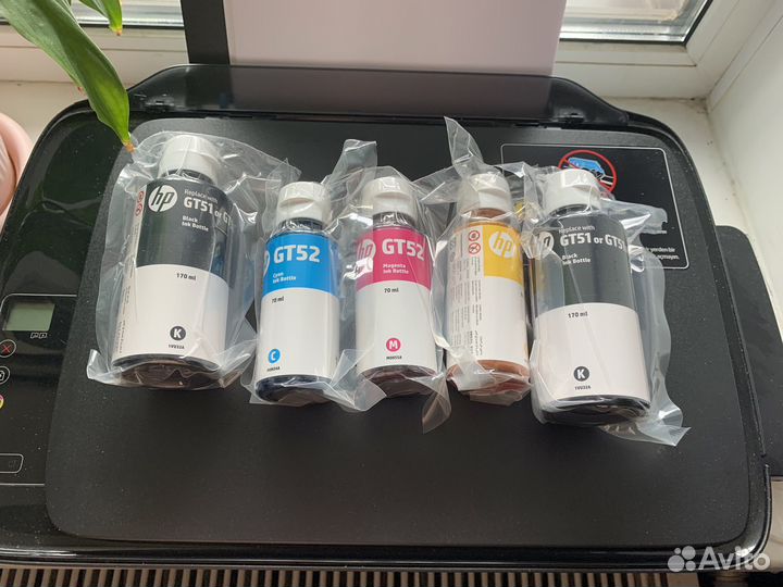 HP принтер, почти новый, +5 бутылок чернила
