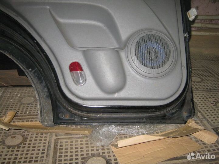 Дверь задняя левая Kia Sorento 1 BL