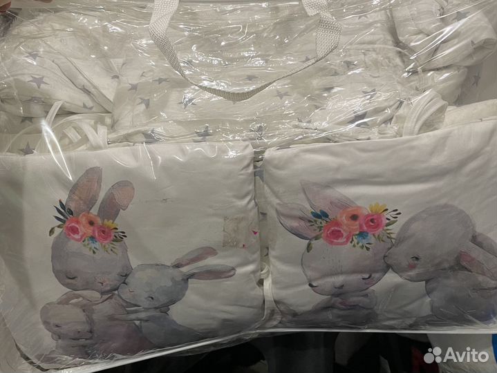 Комплект в кроватку новый