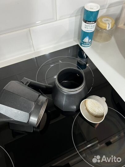 Гейзерная кофеварка 6 чашек Kafferro Rondell