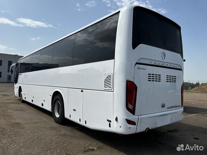 Туристический автобус Golden Dragon XML6122J, 2023